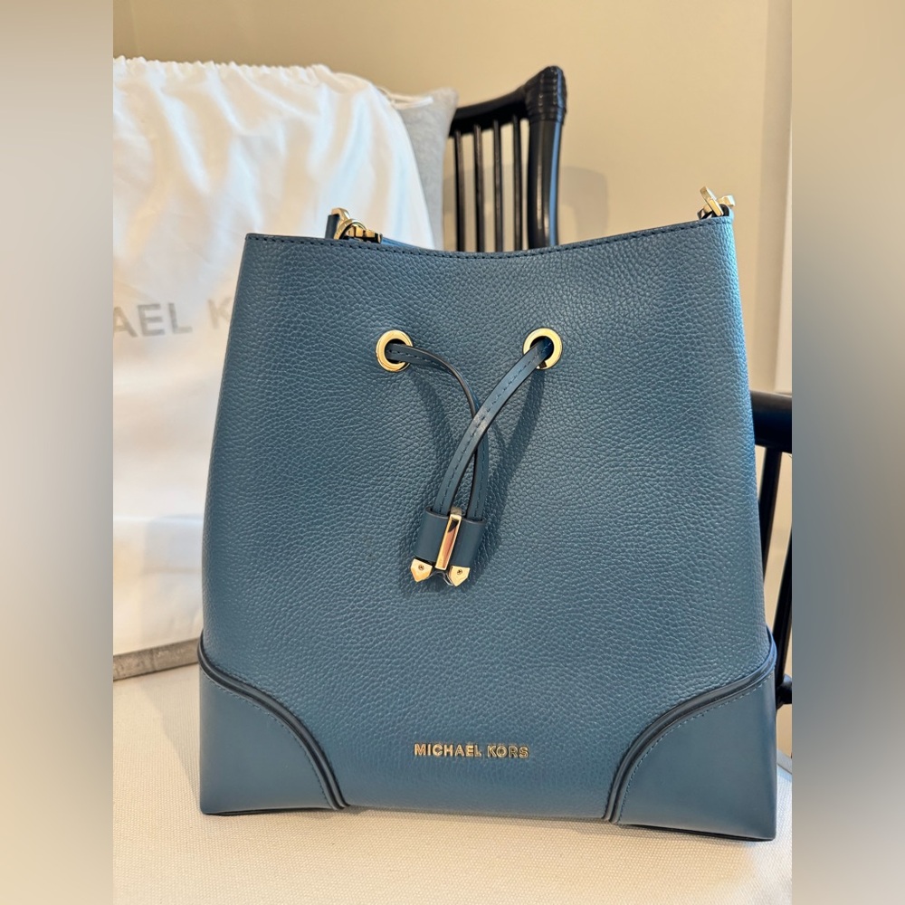 Michael Kors Mercer Gallery pebbled Blue Handbag with Gold Accents